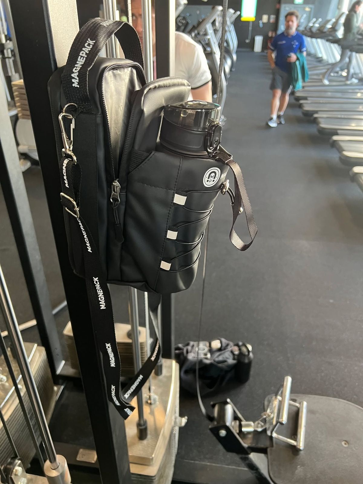 Magnetic Water Bottle Sling Bag With Phone Pocket